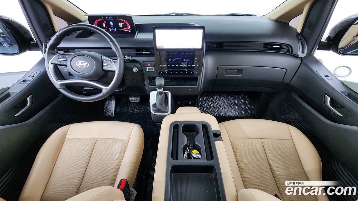 Hyundai Staria 2025