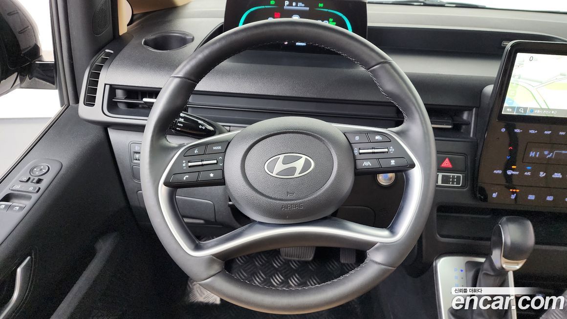 Hyundai Staria 2025