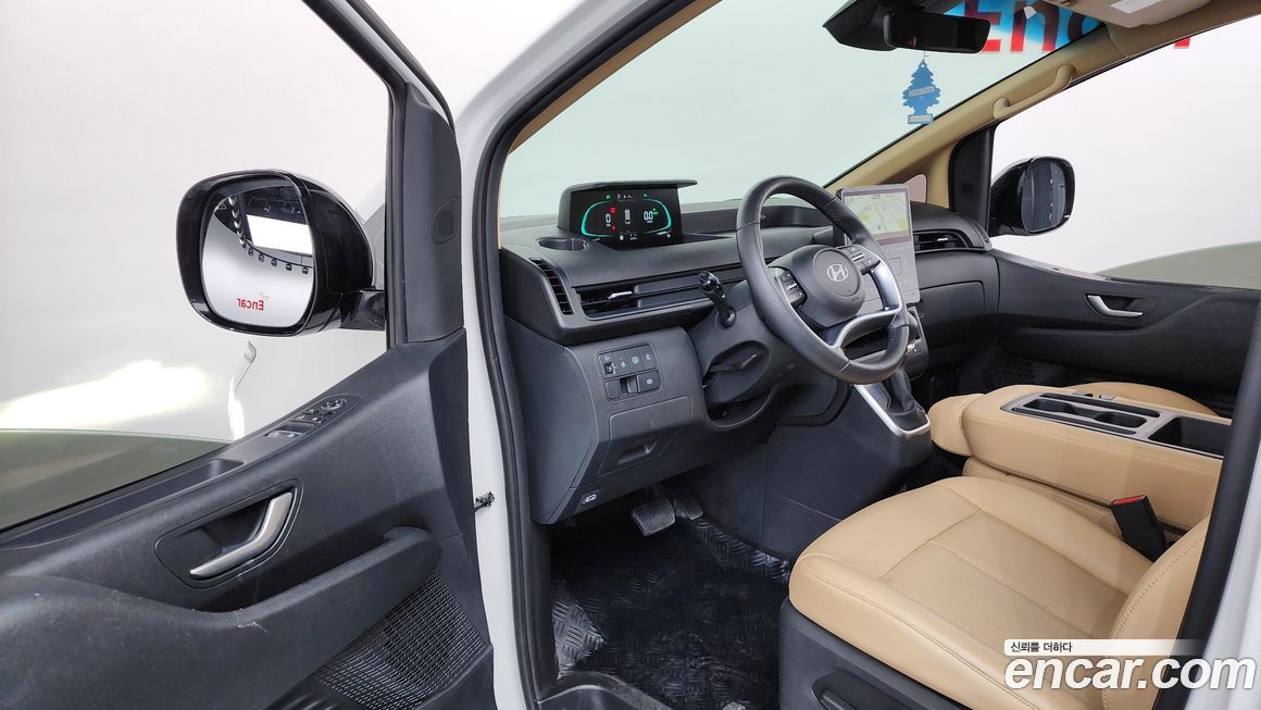 Hyundai Staria 2025