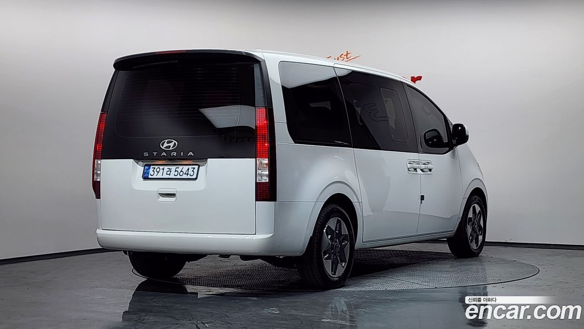 Hyundai Staria 2025