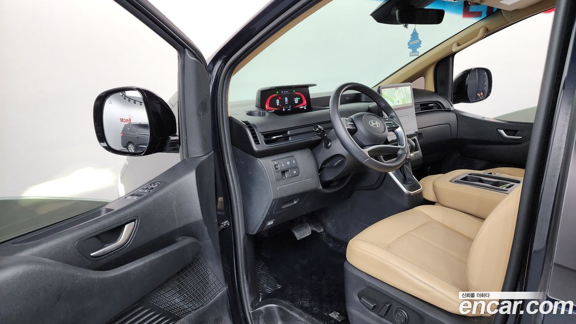 Hyundai Staria 2025