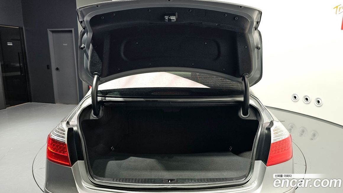 Hyundai Genesis 2011