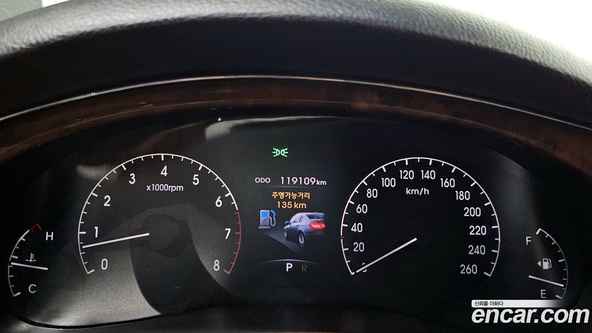 Hyundai Genesis 2011