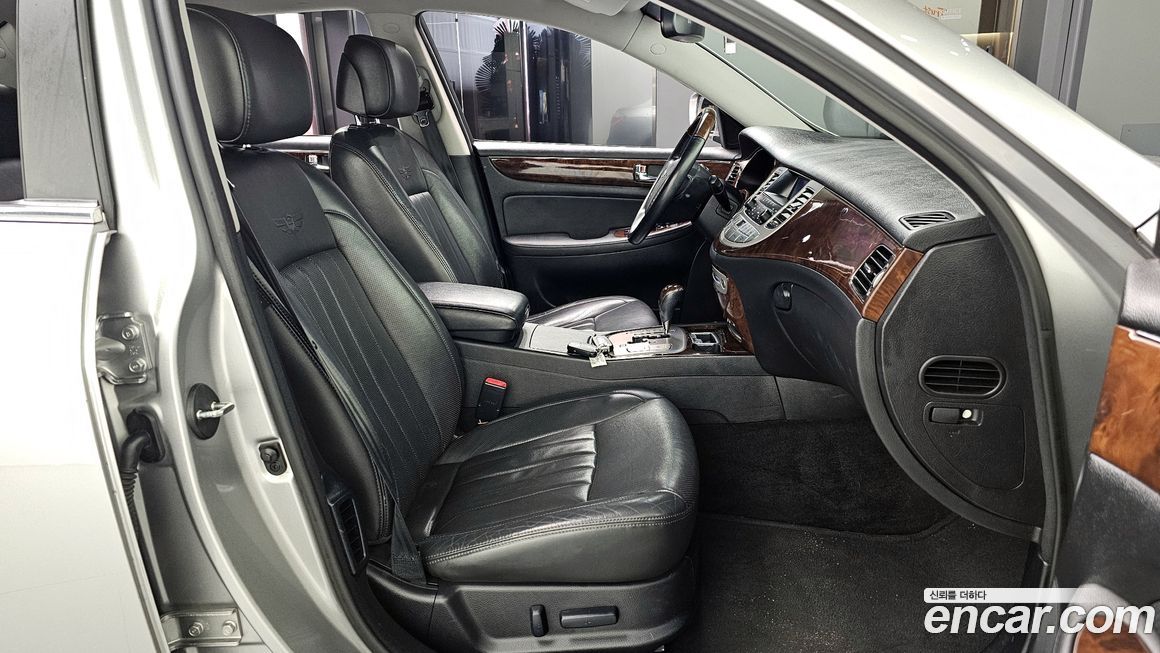 Hyundai Genesis 2011