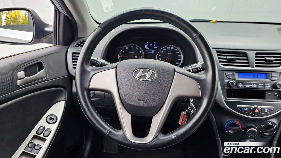 Hyundai Accent 2015