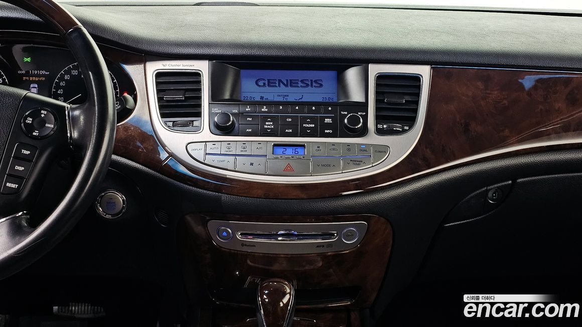 Hyundai Genesis 2011