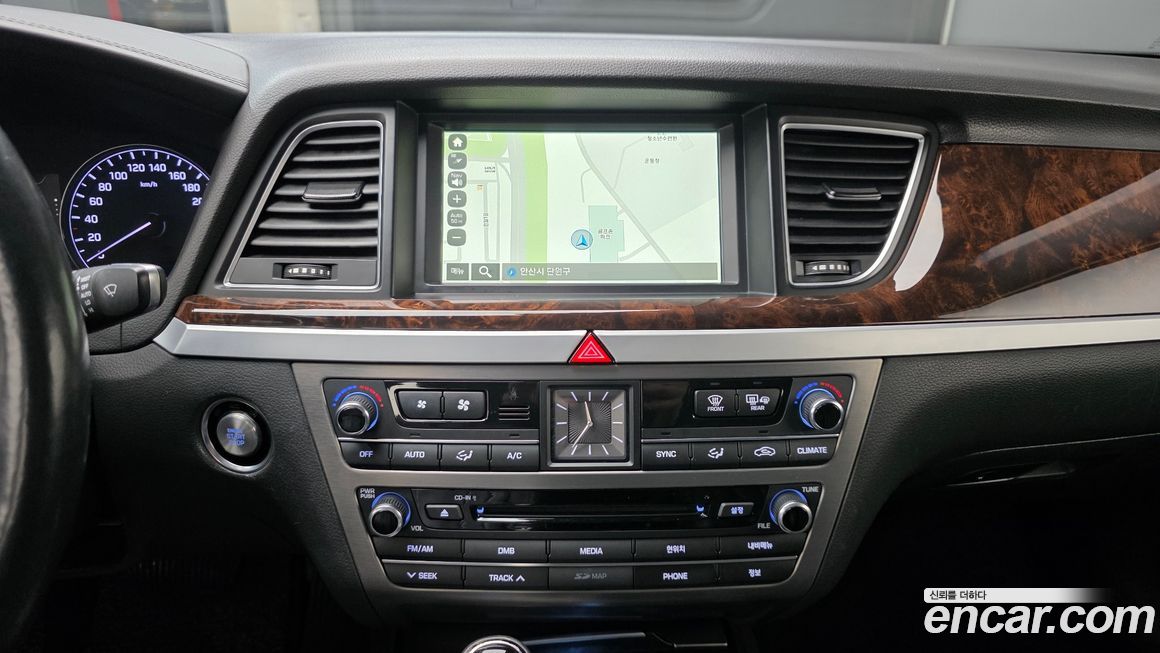 Hyundai Genesis 2015