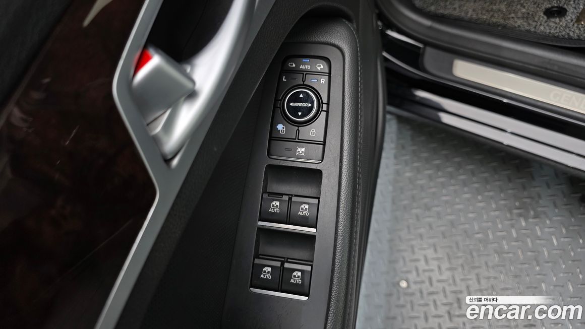 Hyundai Genesis 2015