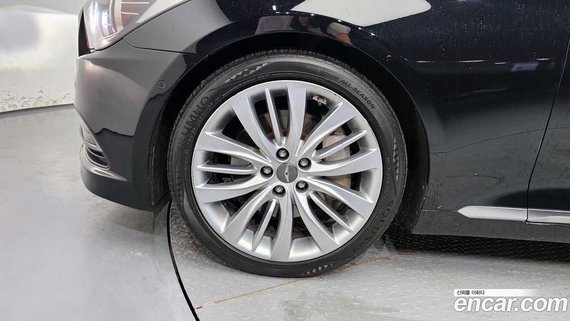 Hyundai Genesis 2016