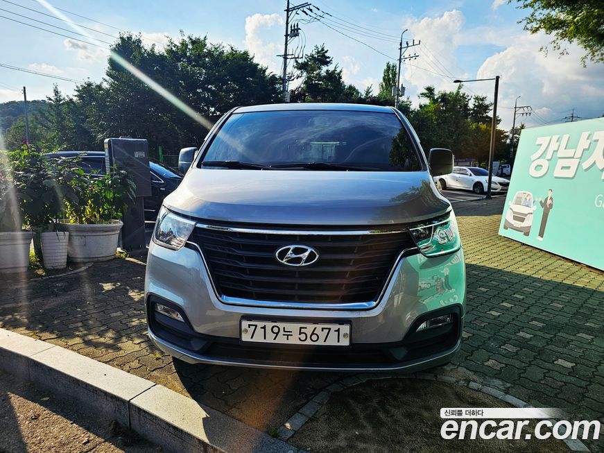 Hyundai Starex 2021