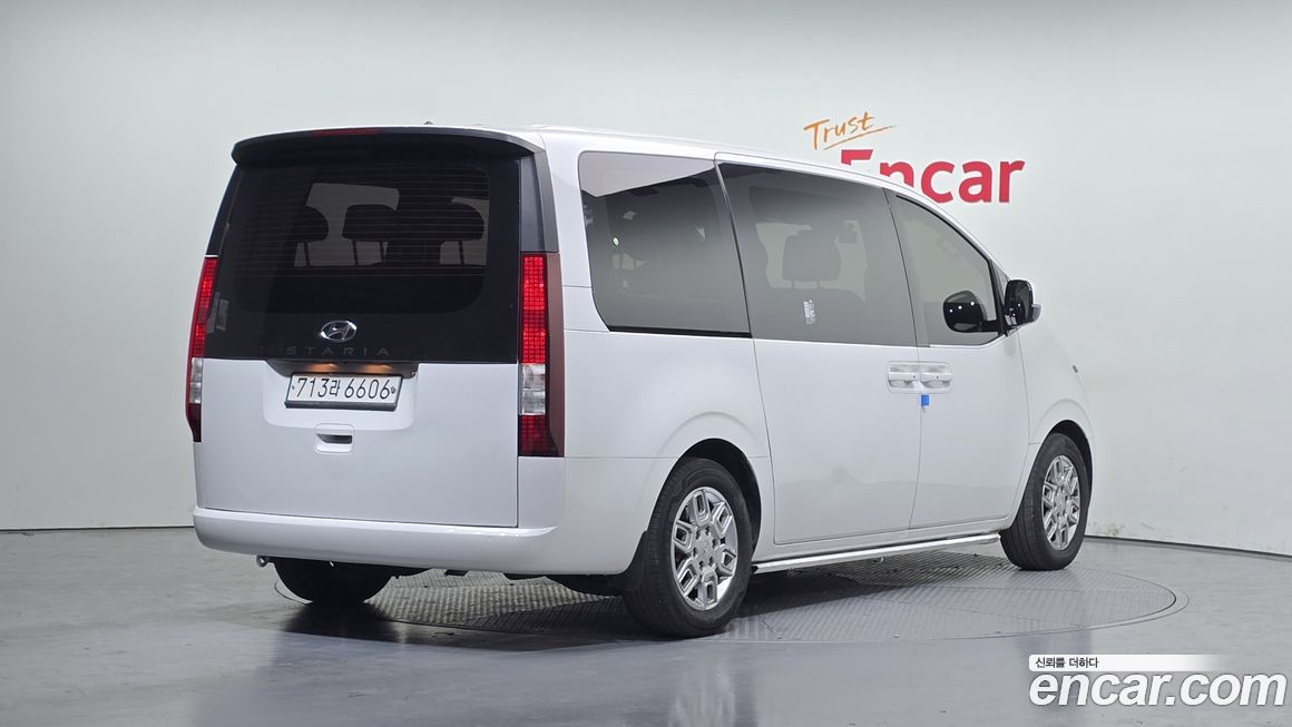 Hyundai Staria 2022