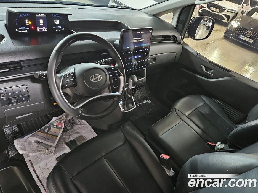 Hyundai Staria 2025