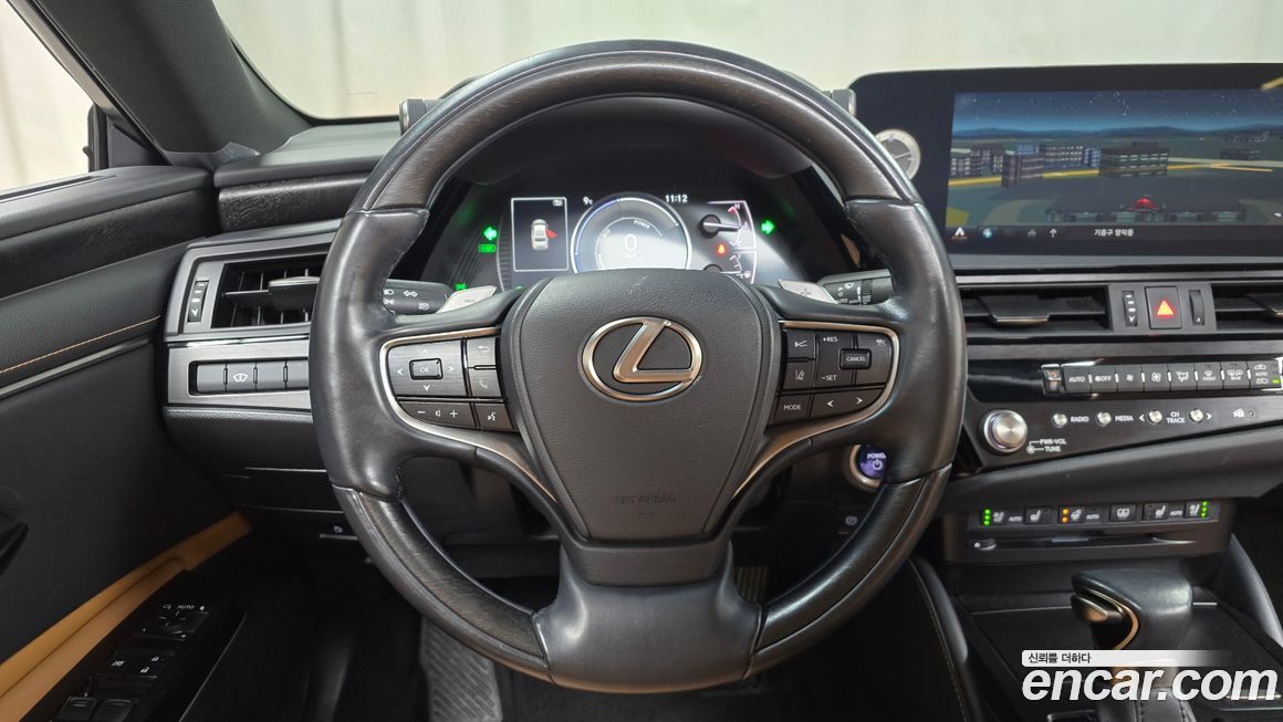 Lexus ES 2022