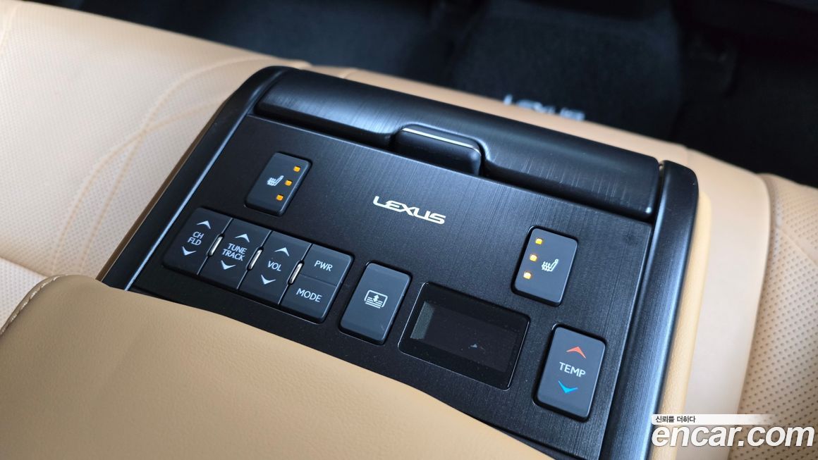 Lexus ES 2022