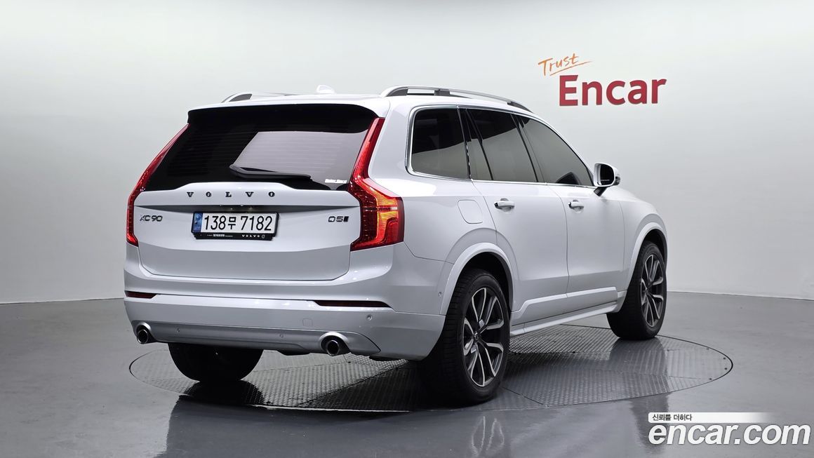 Volvo XC90 2019