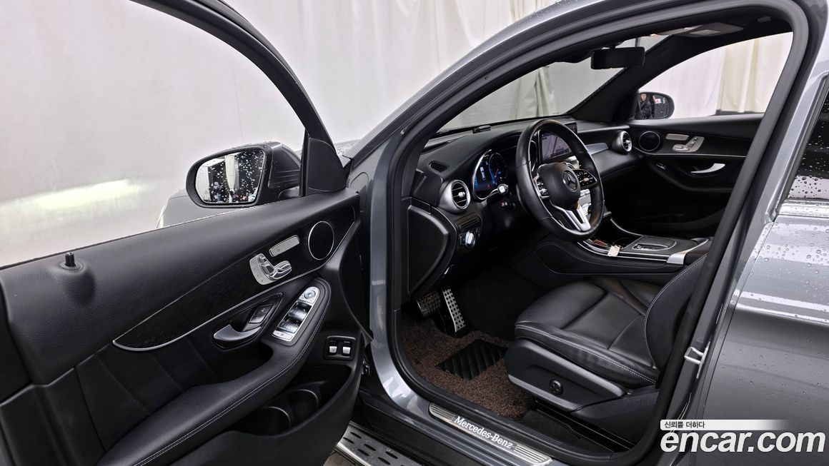 Mercedes-Benz GLC-Class 2021