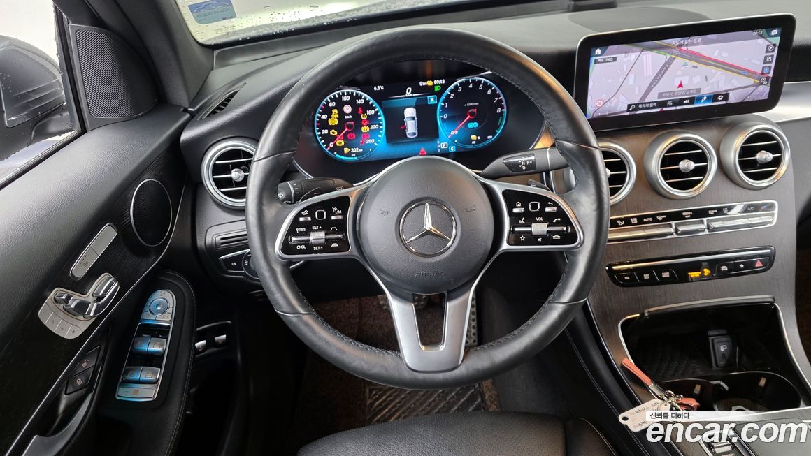 Mercedes-Benz GLC-Class 2021