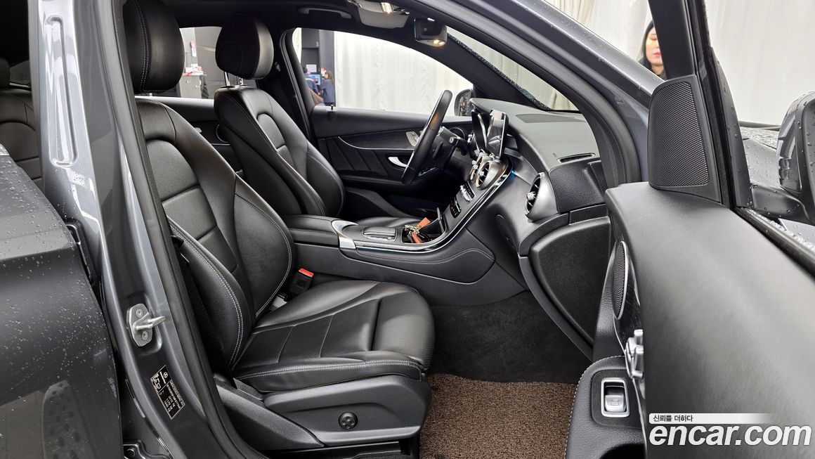 Mercedes-Benz GLC-Class 2021