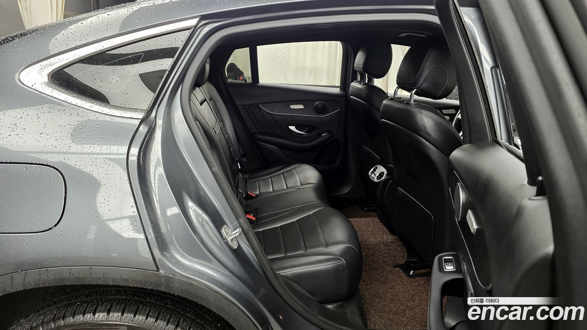 Mercedes-Benz GLC-Class 2021