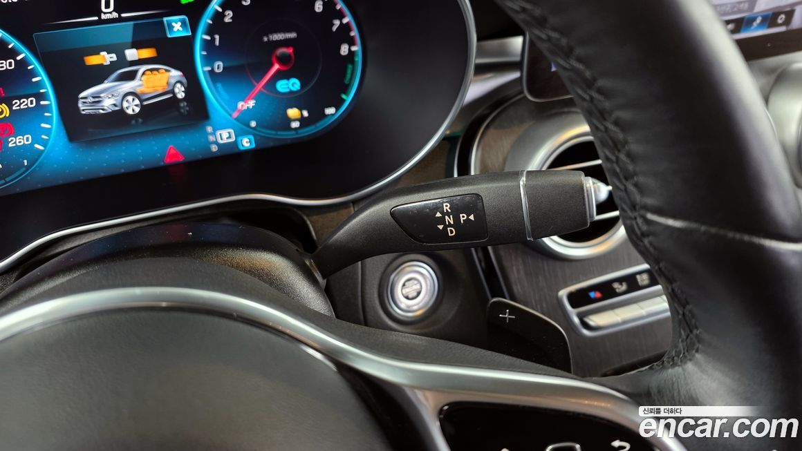 Mercedes-Benz GLC-Class 2021