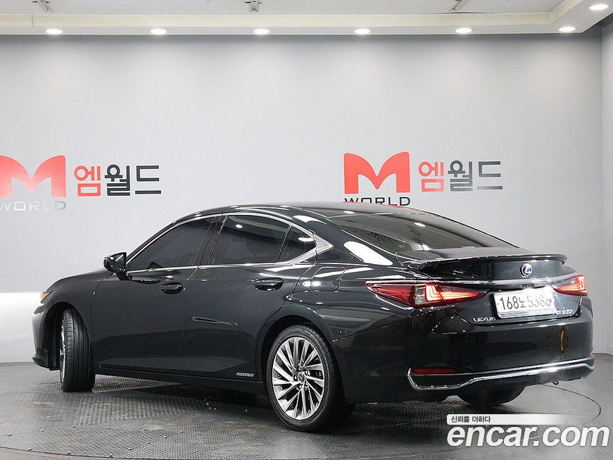 Lexus ES 2021