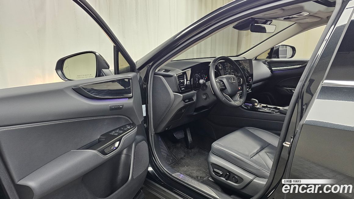 Lexus NX 2025