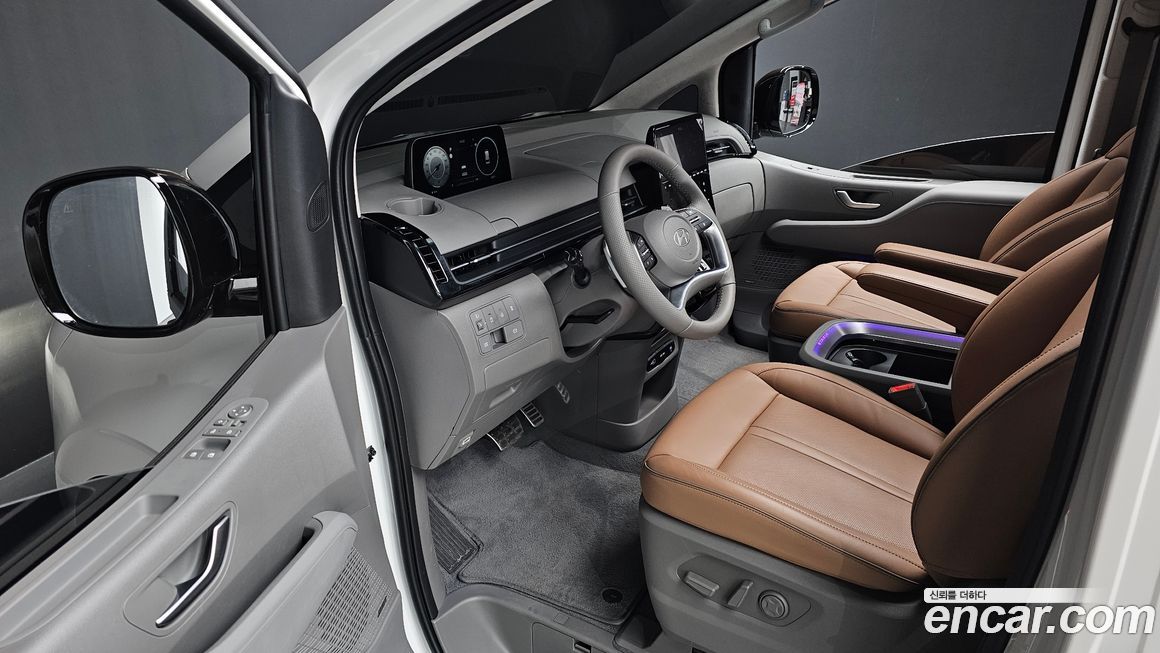 Hyundai Staria 2025