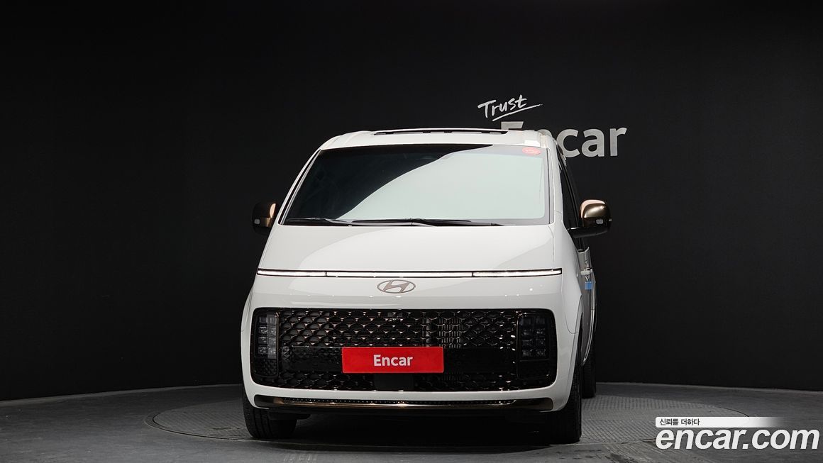 Hyundai Staria 2025