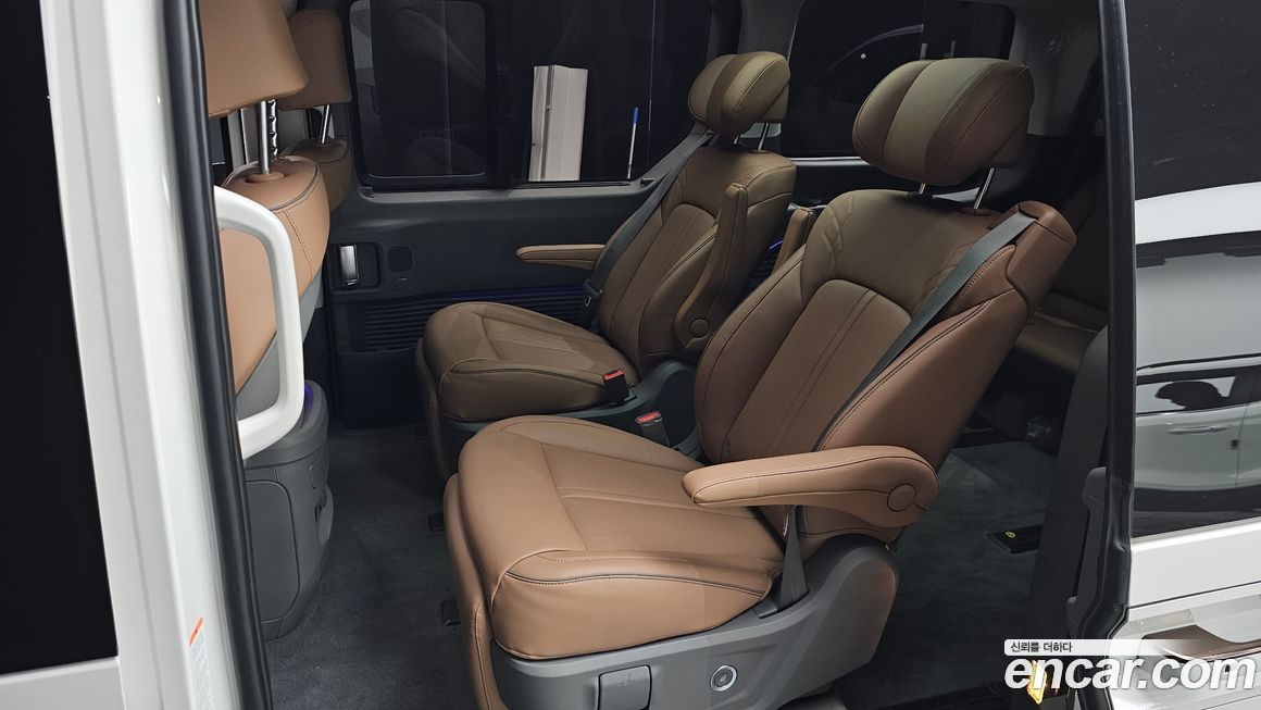 Hyundai Staria 2025