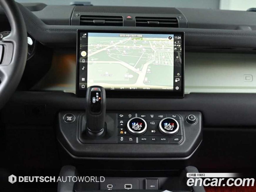 Land Rover Defender 2023