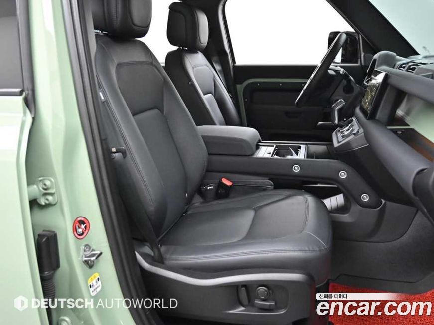 Land Rover Defender 2023