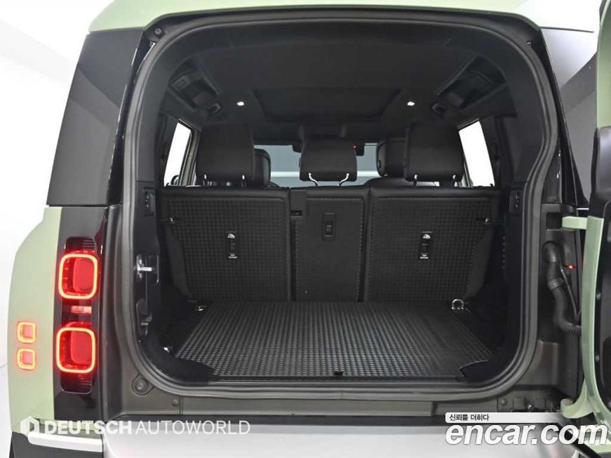 Land Rover Defender 2023