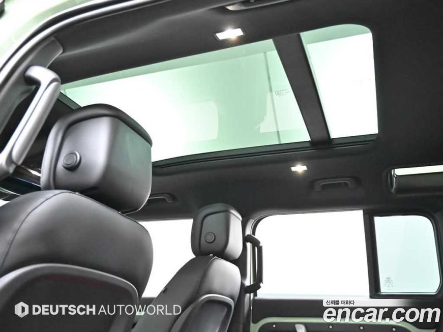 Land Rover Defender 2023