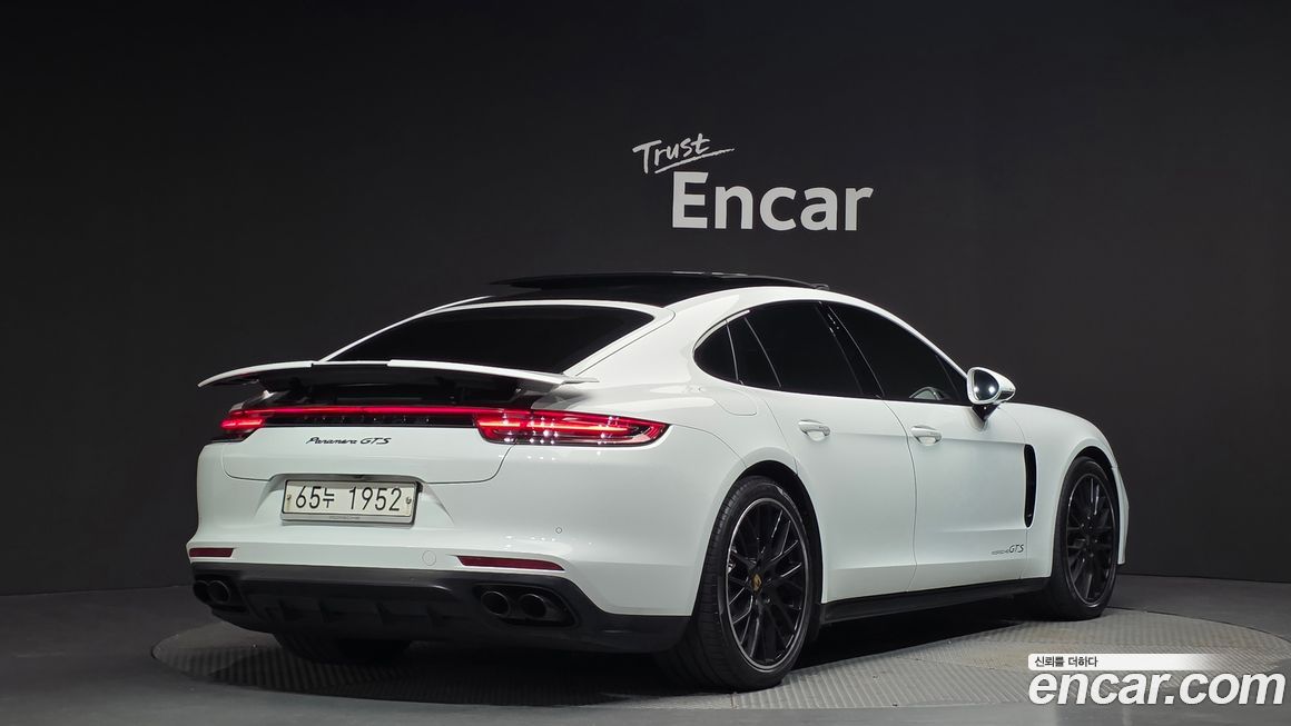 Porsche Panamera 2019