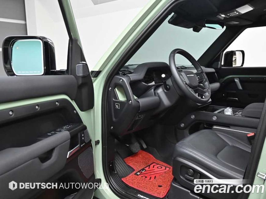 Land Rover Defender 2023