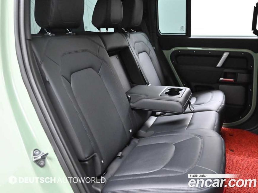 Land Rover Defender 2023