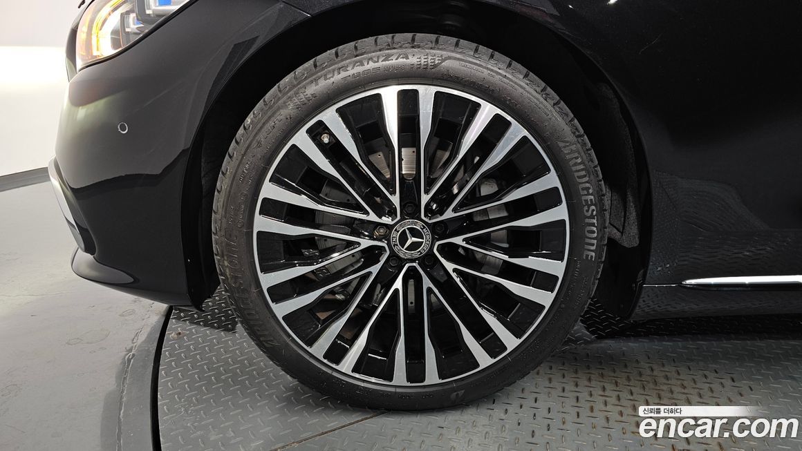 Mercedes-Benz S-Class 2023