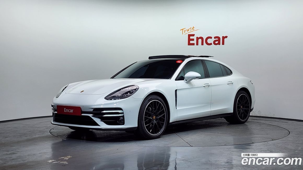 Porsche Panamera 2021