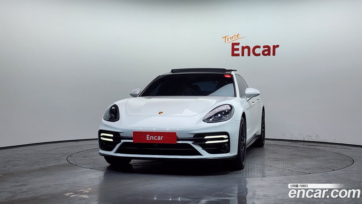 Porsche Panamera 2021
