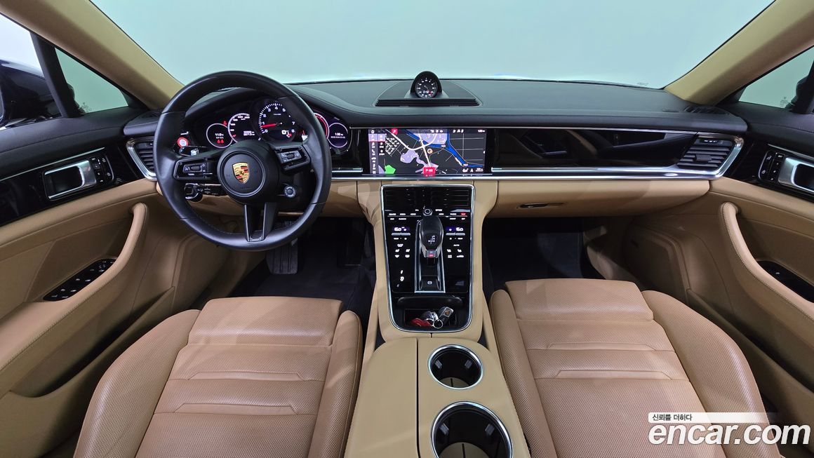 Porsche Panamera 2021