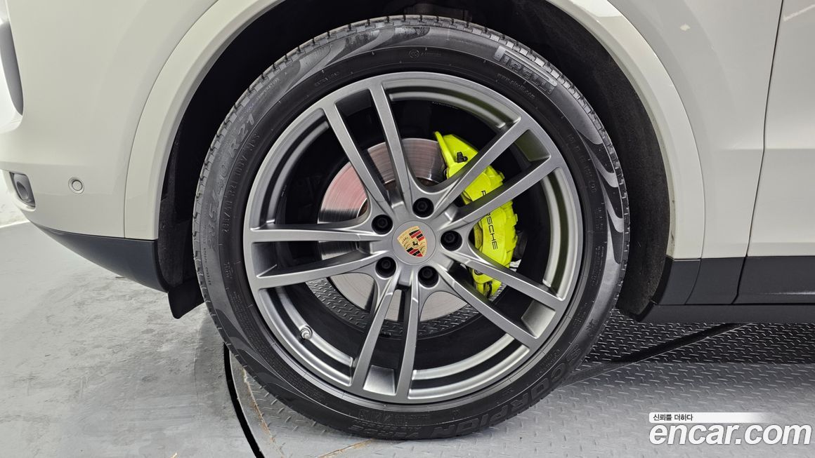 Porsche Cayenne 2021