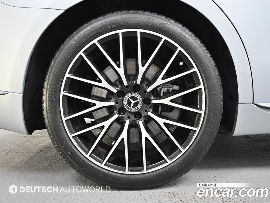 Mercedes-Benz S-Class 2024