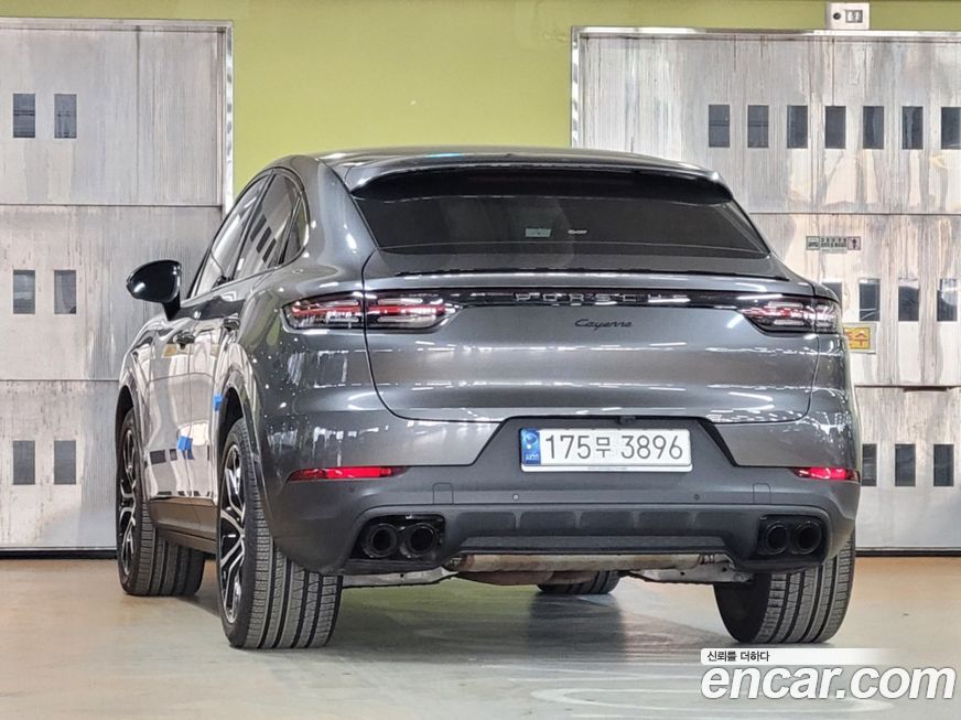 Porsche Cayenne 2021