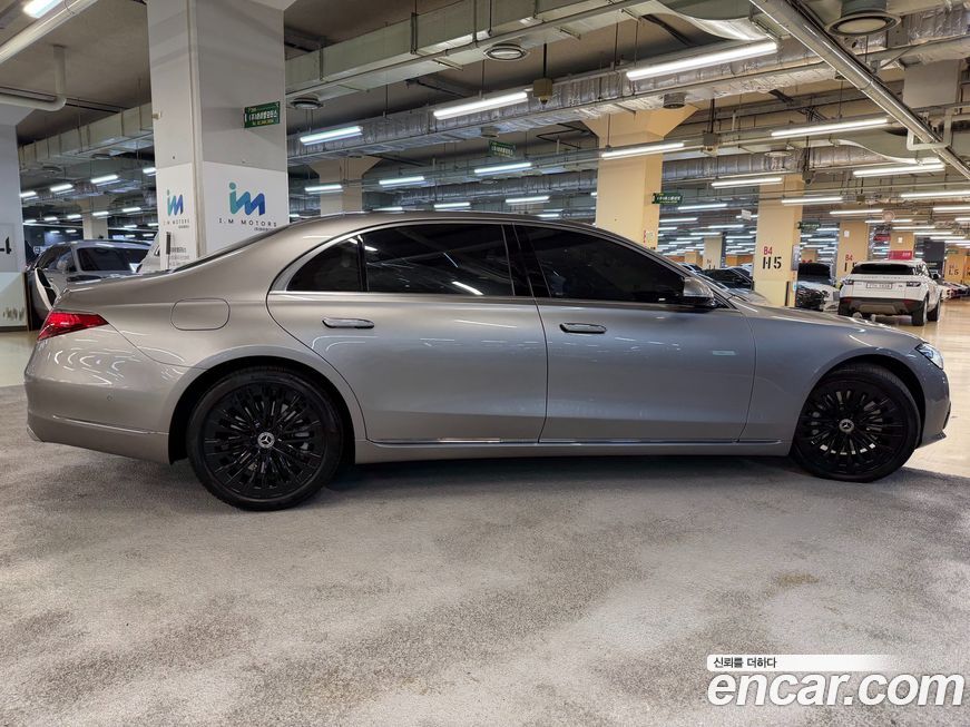 Mercedes-Benz S-Class 2023