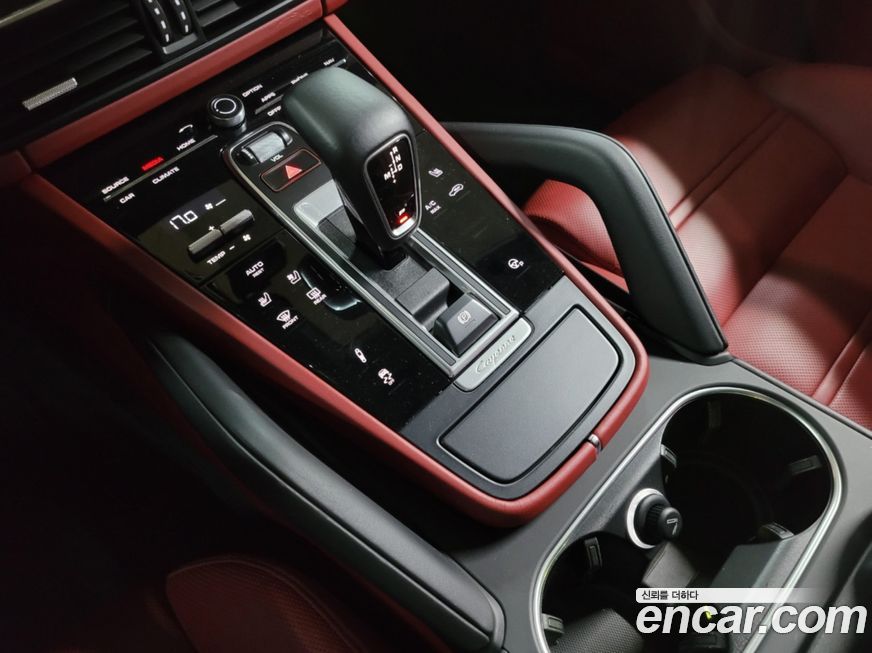 Porsche Cayenne 2021