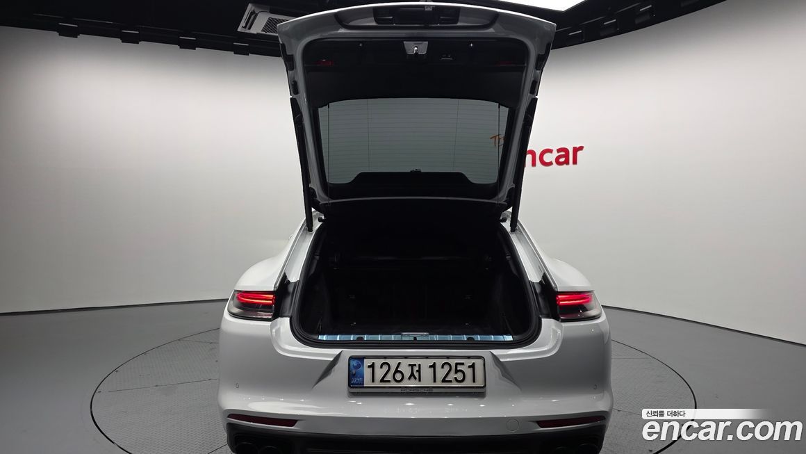 Porsche Panamera 2022