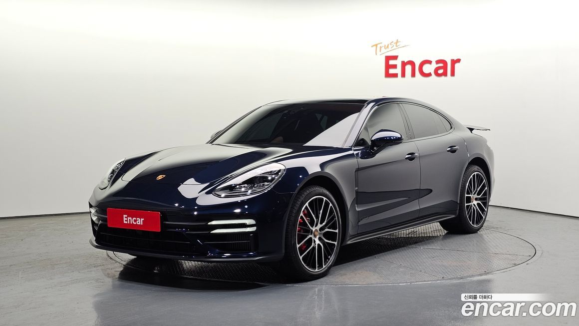 Porsche Panamera 2021