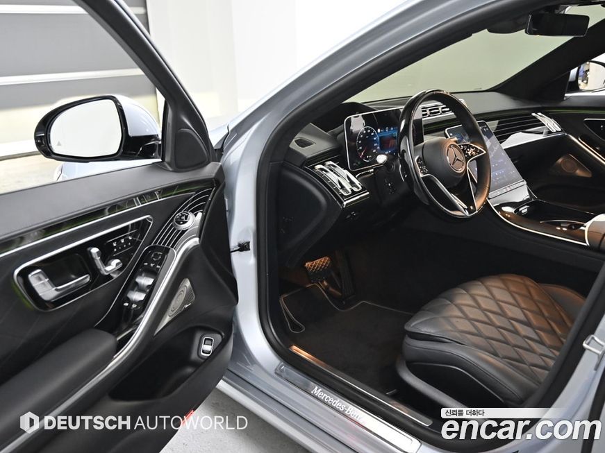 Mercedes-Benz S-Class 2024