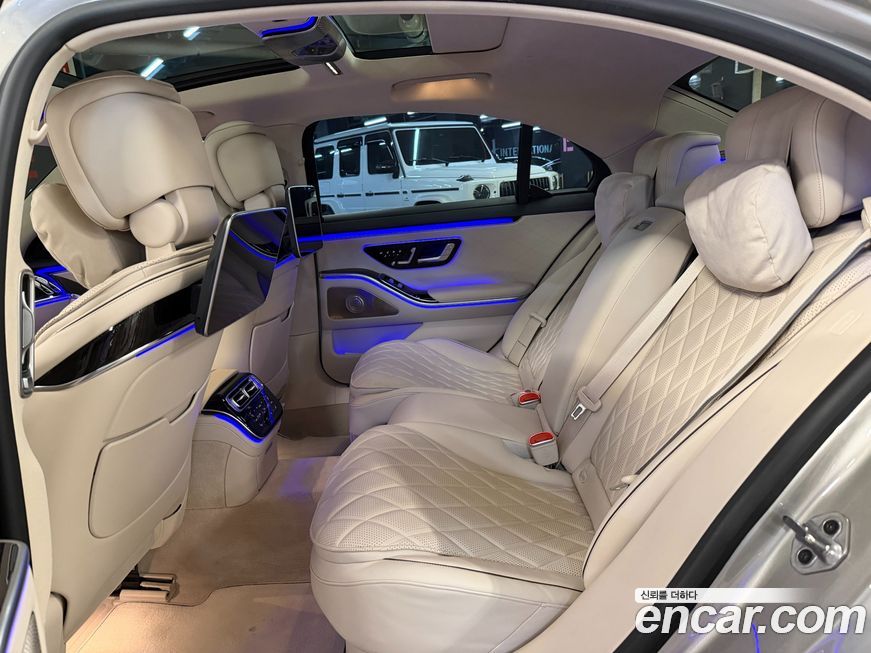 Mercedes-Benz S-Class 2023