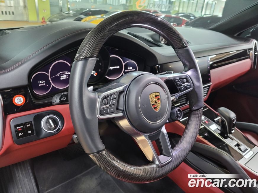 Porsche Cayenne 2021